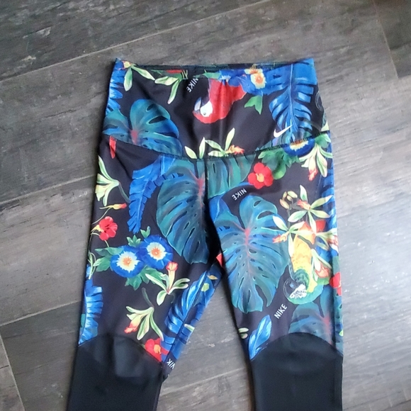 nike parrot leggings